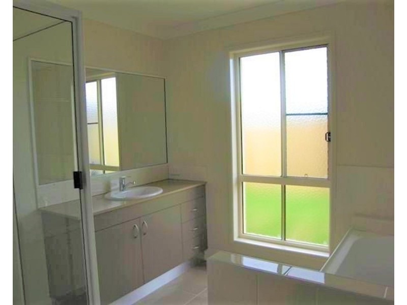 110 Whitehaven Drive, Blacks Beach QLD 4740