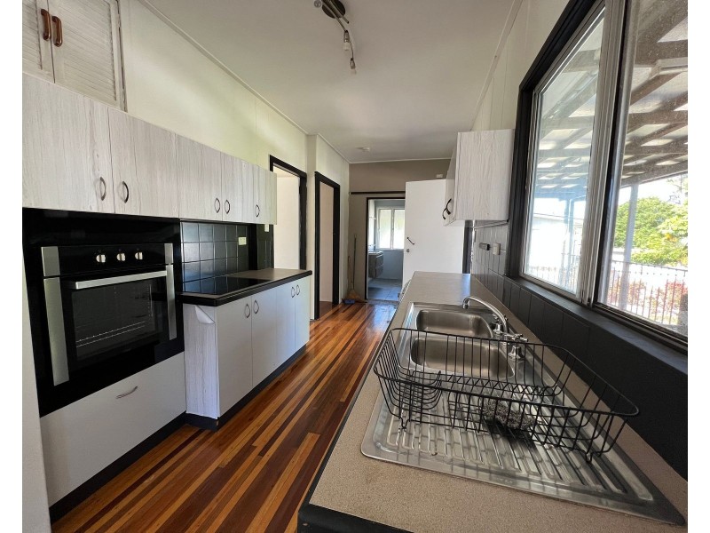 6 Pheasant Street, Slade Point QLD 4740
