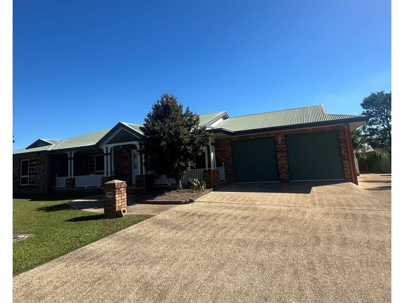 33 Bradman Drive, Glenella QLD 4740