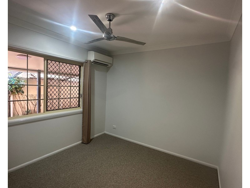 33 Bradman Drive, Glenella QLD 4740