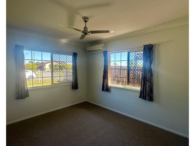 33 Bradman Drive, Glenella QLD 4740