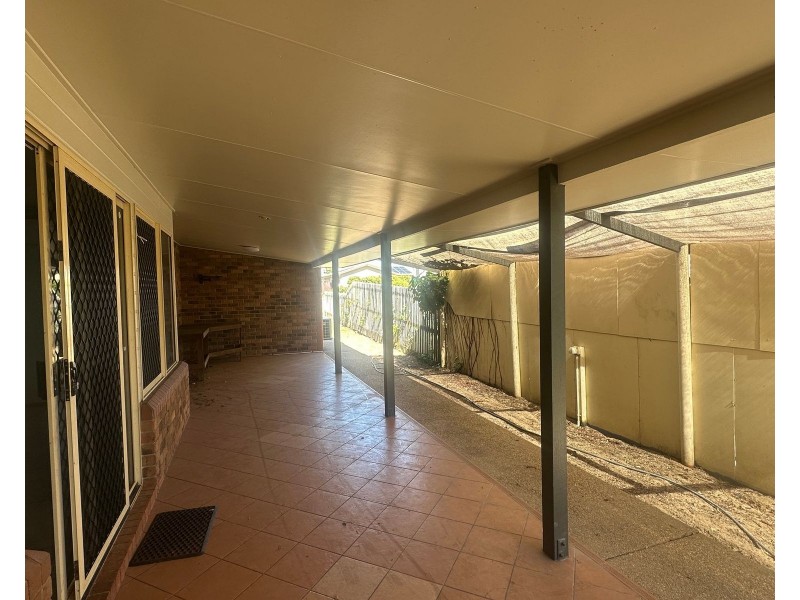 33 Bradman Drive, Glenella QLD 4740