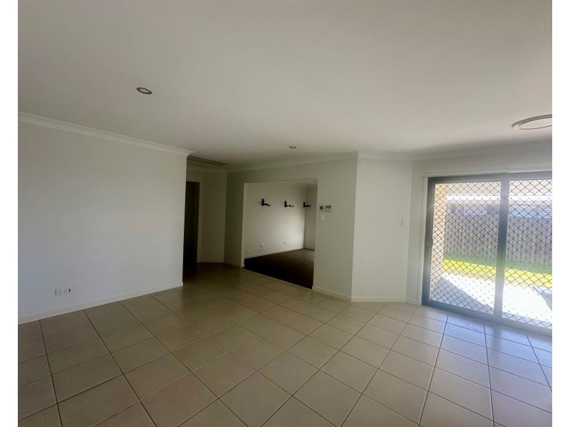 12 Moreton Drive, Rural View QLD 4740