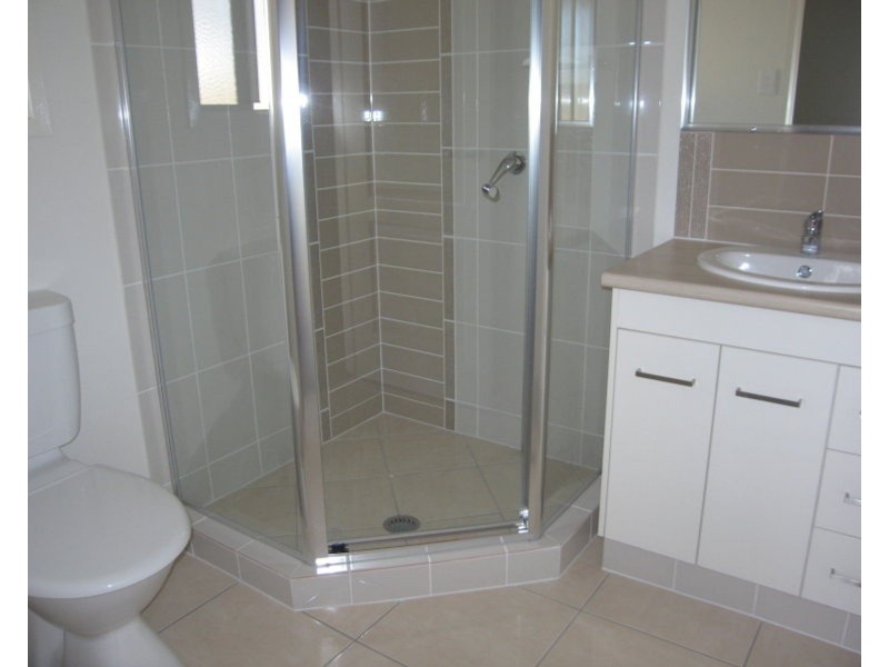 8 Moreton Drive, Rural View QLD 4740