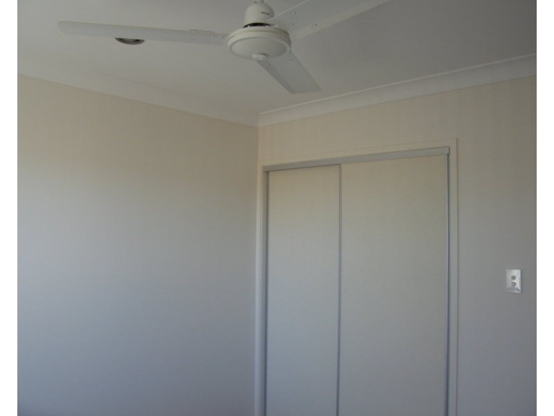 8 Moreton Drive, Rural View QLD 4740