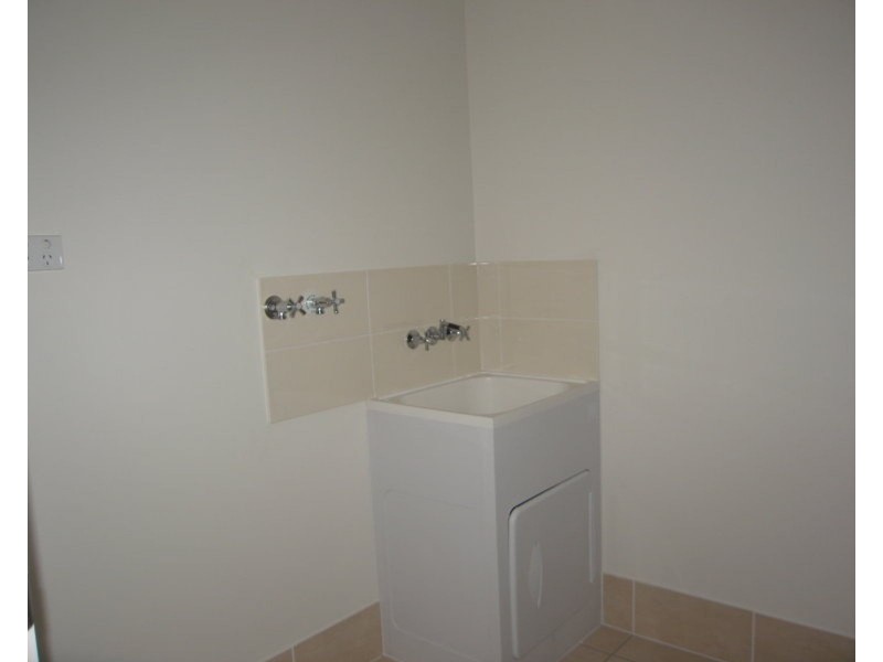 8 Moreton Drive, Rural View QLD 4740