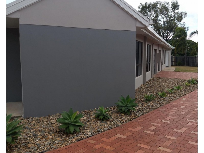 2/4 Peter Court, Andergrove QLD 4740