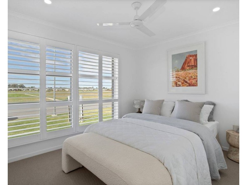 23 Lakeside Way, Andergrove QLD 4740