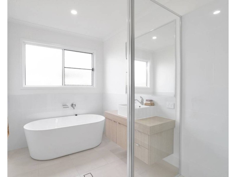 23 Lakeside Way, Andergrove QLD 4740