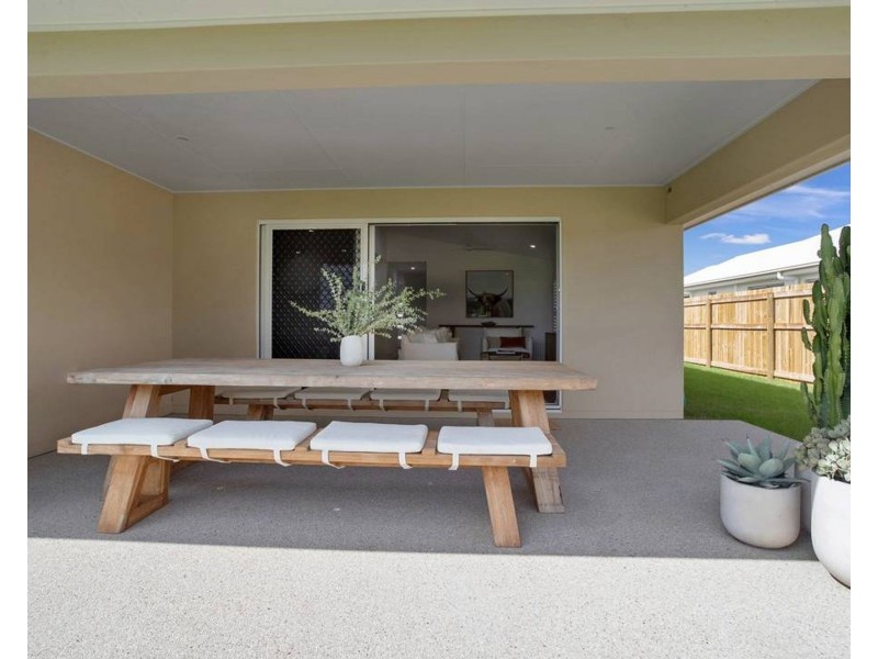 23 Lakeside Way, Andergrove QLD 4740