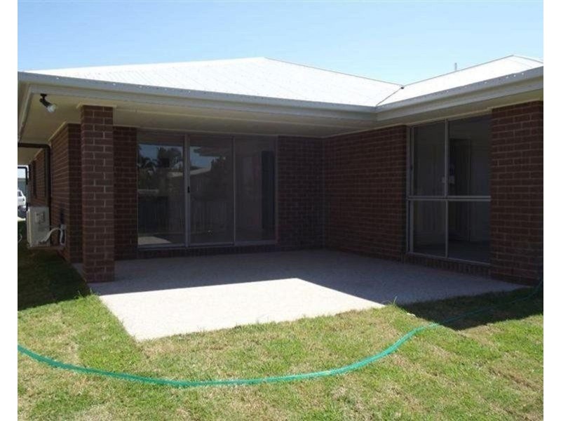 16 Burge Court, Glenella QLD 4740