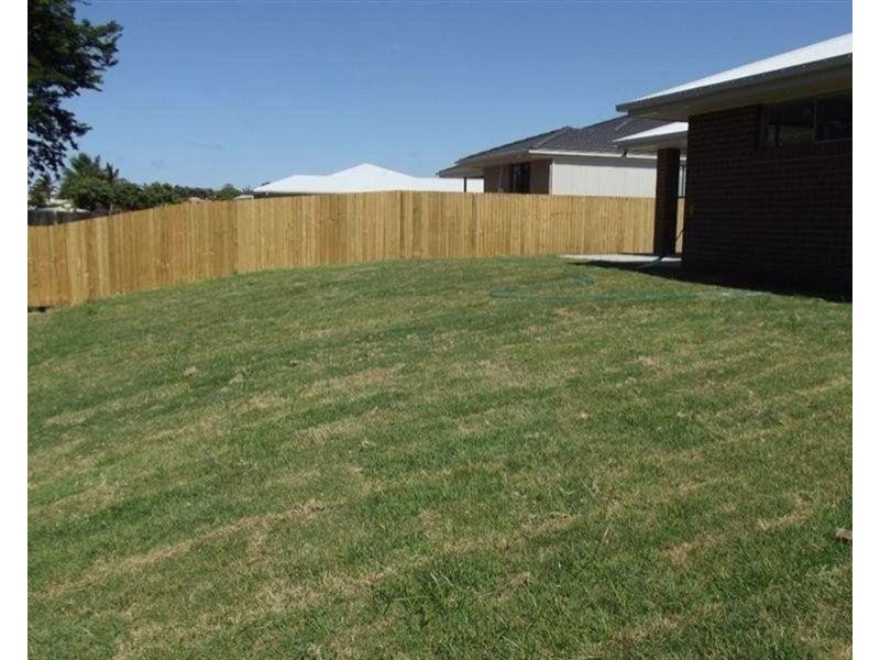 16 Burge Court, Glenella QLD 4740