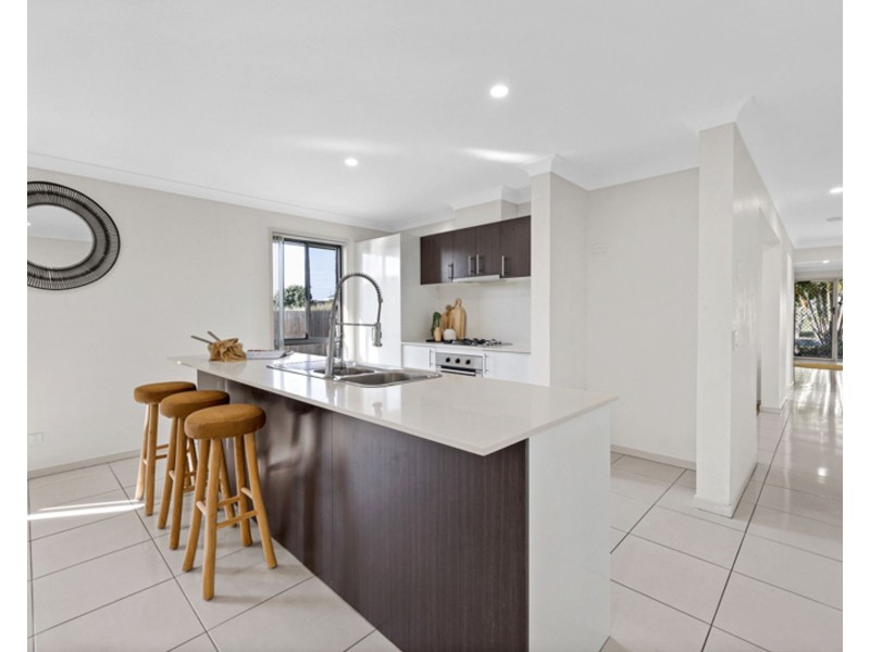 11 Lyam Place, Eimeo QLD 4740