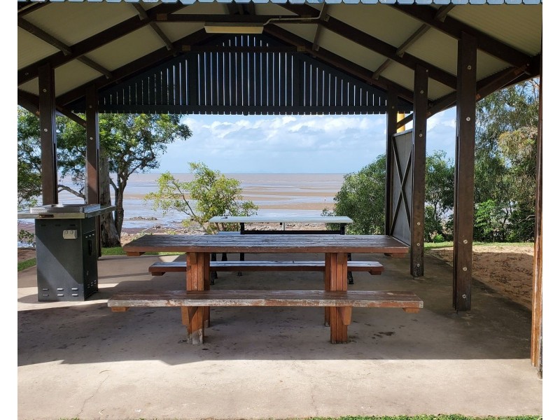 9 Rosella Street, St Helens Beach QLD 4798