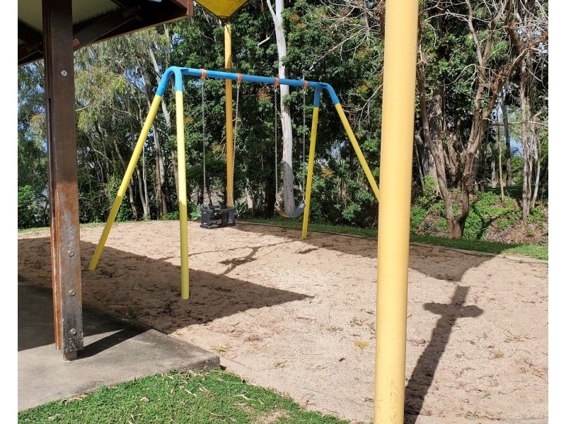 9 Rosella Street, St Helens Beach QLD 4798