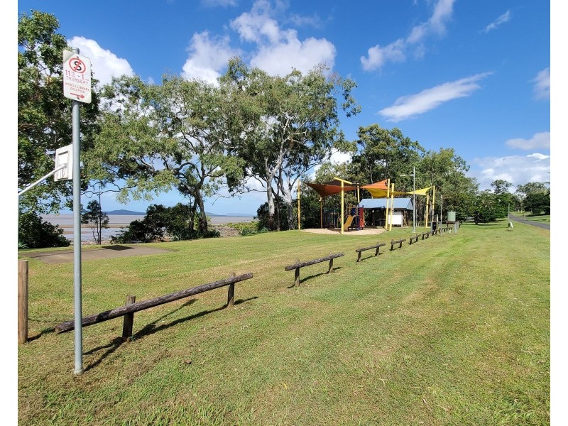 9 Rosella Street, St Helens Beach QLD 4798
