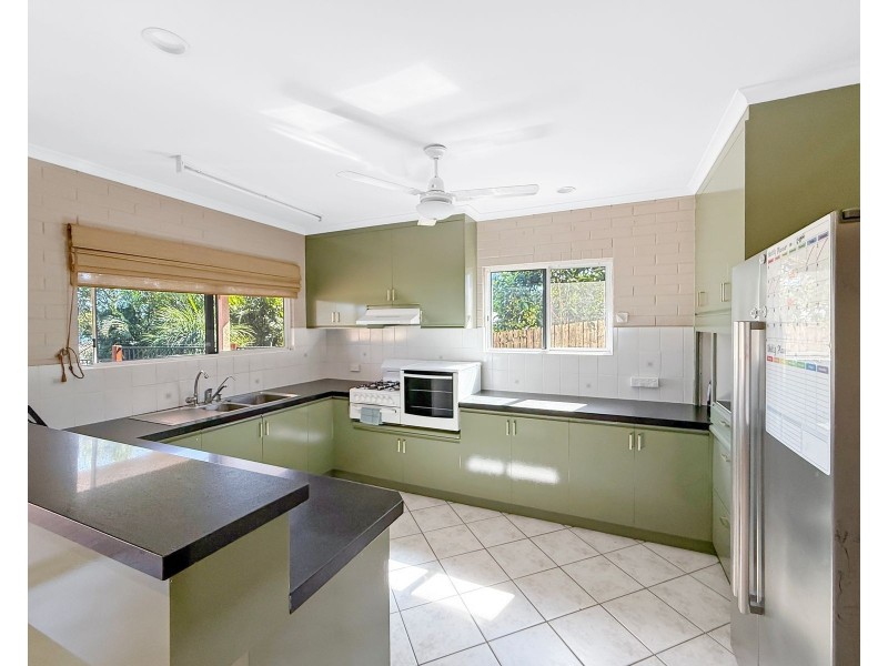12 Hackett Court, Campwin Beach QLD 4737