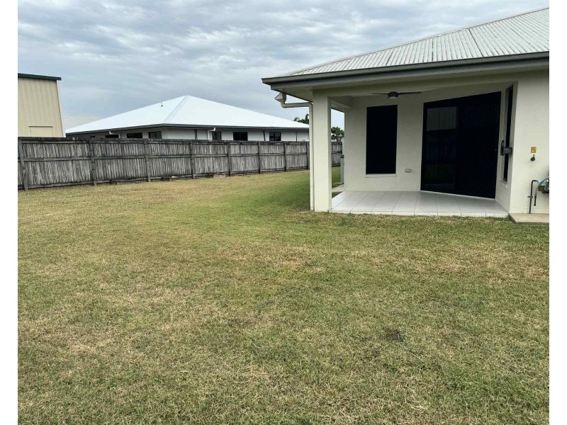 1/22 Pacific Avenue, Sarina QLD 4737