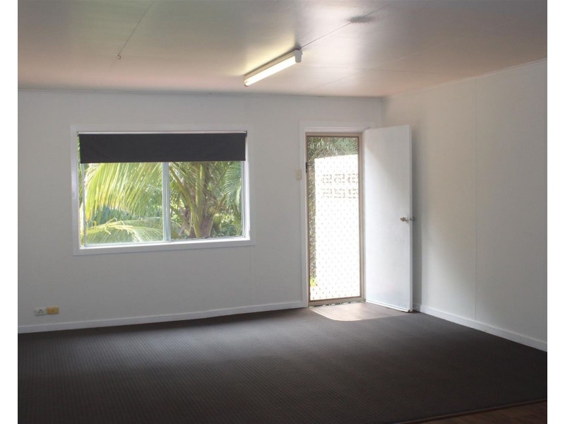 1/30 Langdon Street, Sarina QLD 4737