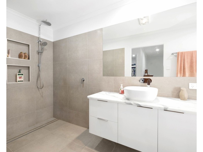 39 Jabiru Circuit, Rural View QLD 4740