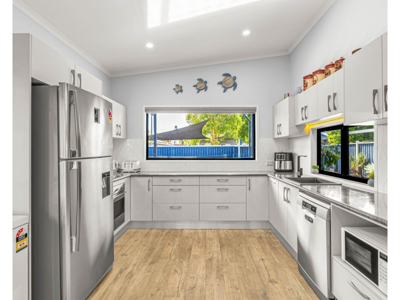 9 Jennifer Court, Bucasia QLD 4750