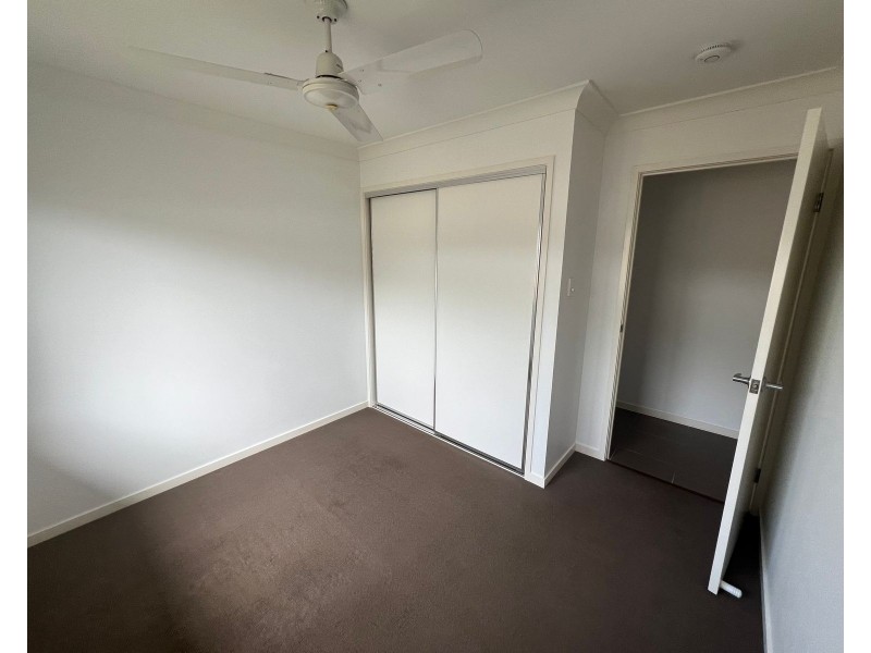 2/41 Primavera Boulevard, Beaconsfield QLD 4740
