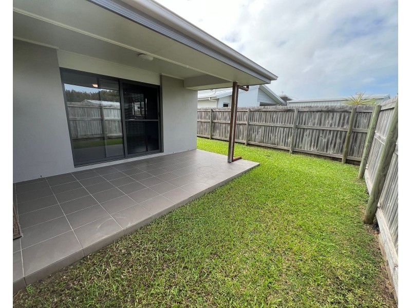 2/41 Primavera Boulevard, Beaconsfield QLD 4740
