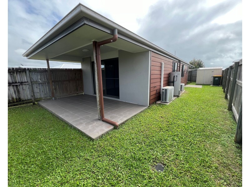 2/41 Primavera Boulevard, Beaconsfield QLD 4740