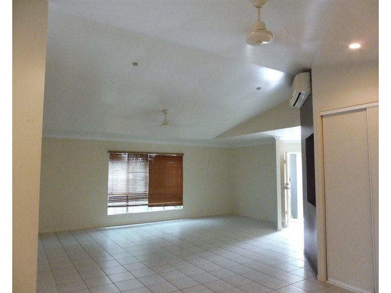 138 Waverley Street, Bucasia QLD 4750