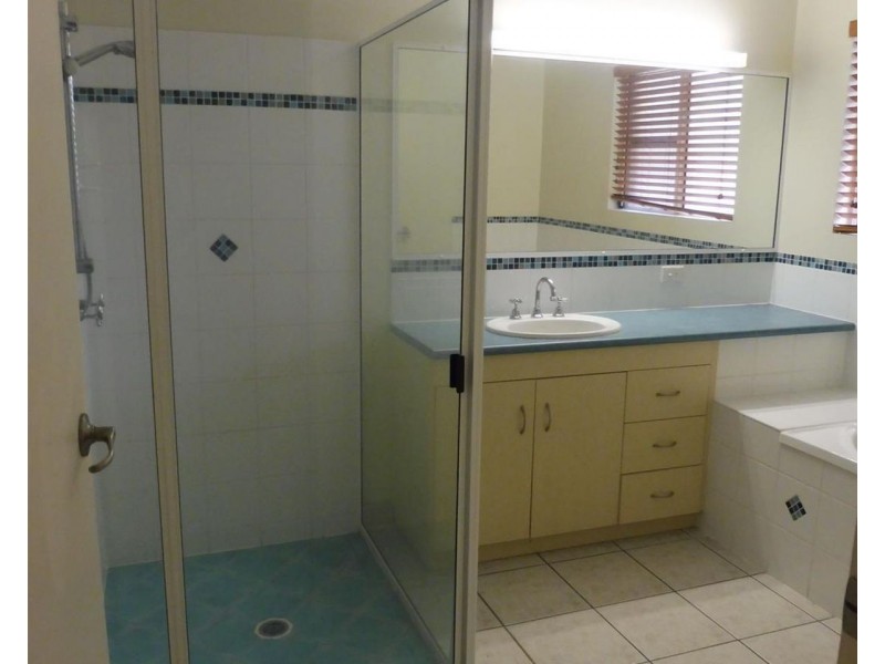 138 Waverley Street, Bucasia QLD 4750