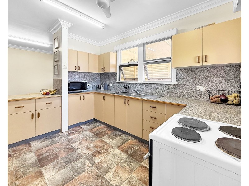 37 Paulette Street, West Mackay QLD 4740