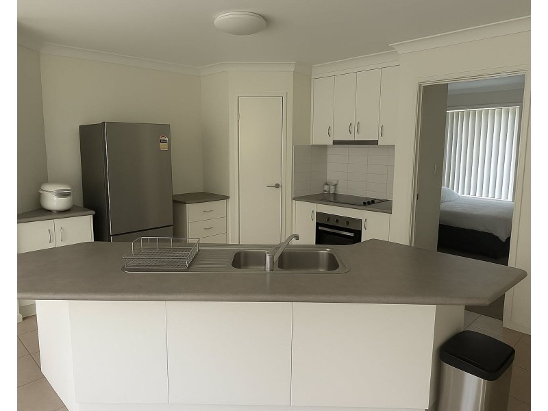 24 Halifax Place, Rural View QLD 4740