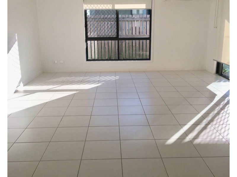 2/13 Moreton Drive, Rural View QLD 4740