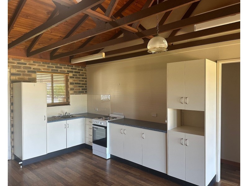 1/1 Valroy Street, Hay Point QLD 4740