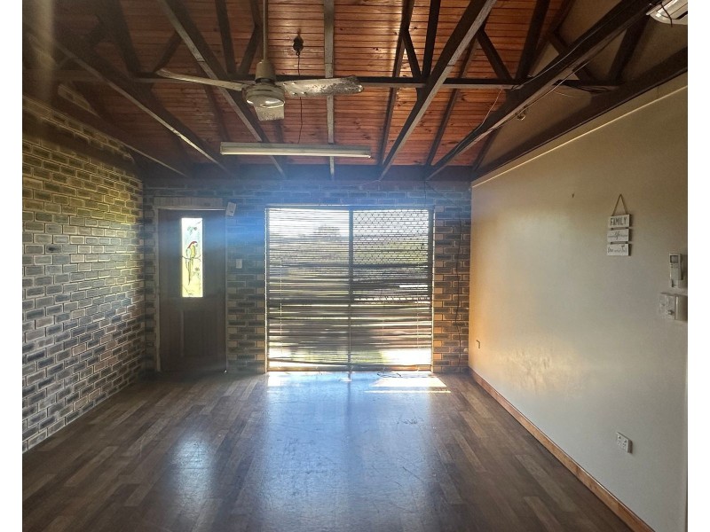 2/1 Valroy Street, Hay Point QLD 4740