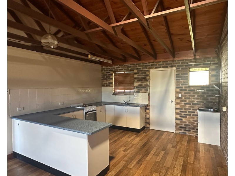 2/1 Valroy Street, Hay Point QLD 4740