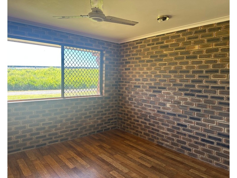 2/1 Valroy Street, Hay Point QLD 4740