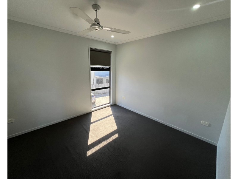 2/2 Makybe Diva Drive, Ooralea QLD 4740