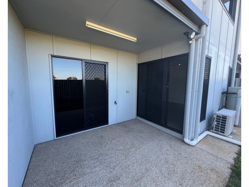 2/2 Makybe Diva Drive, Ooralea QLD 4740
