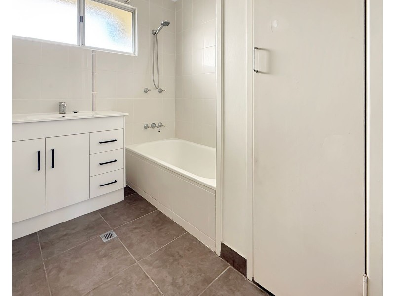 4 Kathleen Street, Sarina QLD 4737