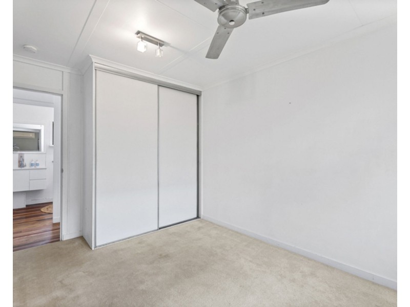 96 Mango Avenue, Eimeo QLD 4740