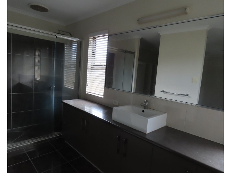 27 Audrena Street, Hay Point QLD 4740