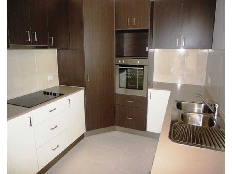 2/15 Moreton Drive, Rural View QLD 4740