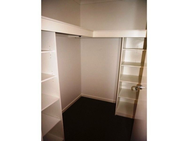 2/15 Moreton Drive, Rural View QLD 4740