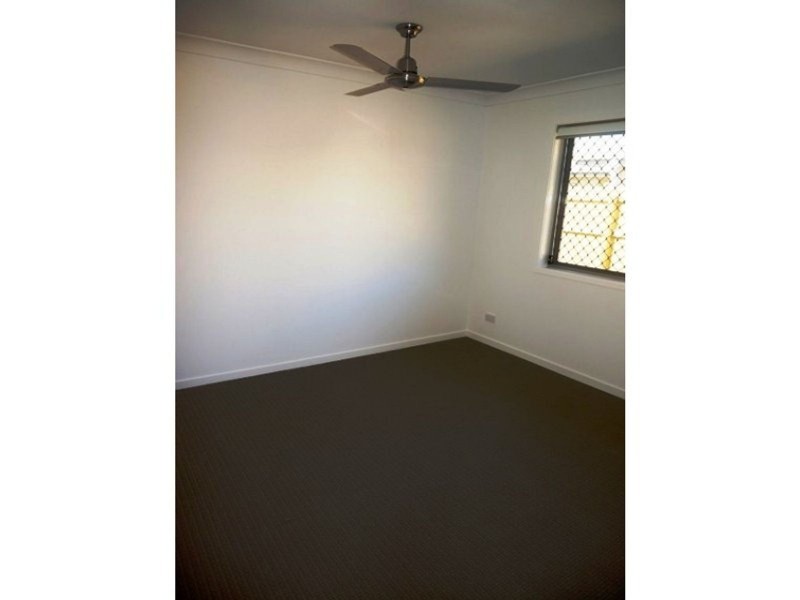 2/15 Moreton Drive, Rural View QLD 4740