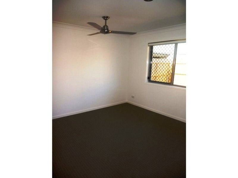 2/15 Moreton Drive, Rural View QLD 4740