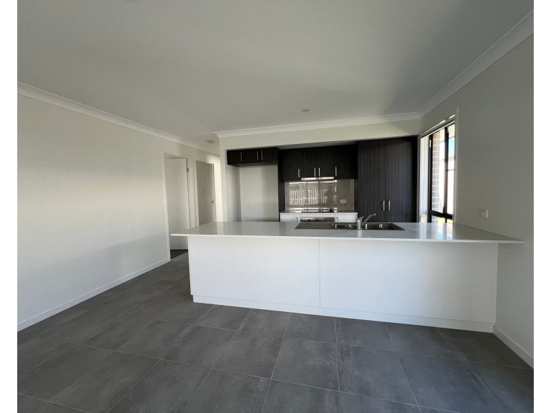 31 Donovan Street, Blacks Beach QLD 4740