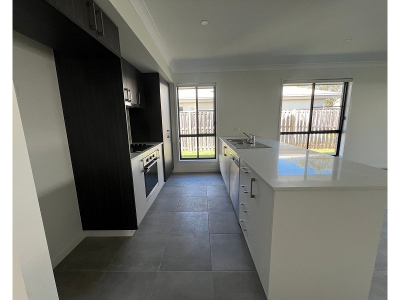 31 Donovan Street, Blacks Beach QLD 4740