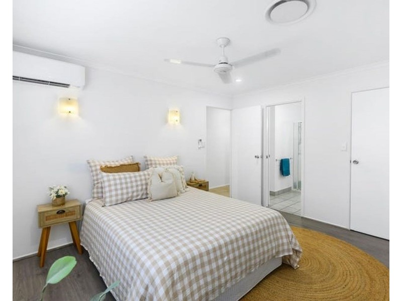 32 Pelican Street, Slade Point QLD 4740