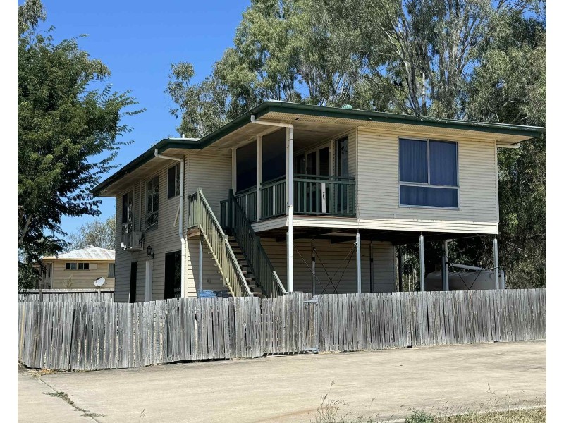 3/4 Suttor Street, Nebo QLD 4742